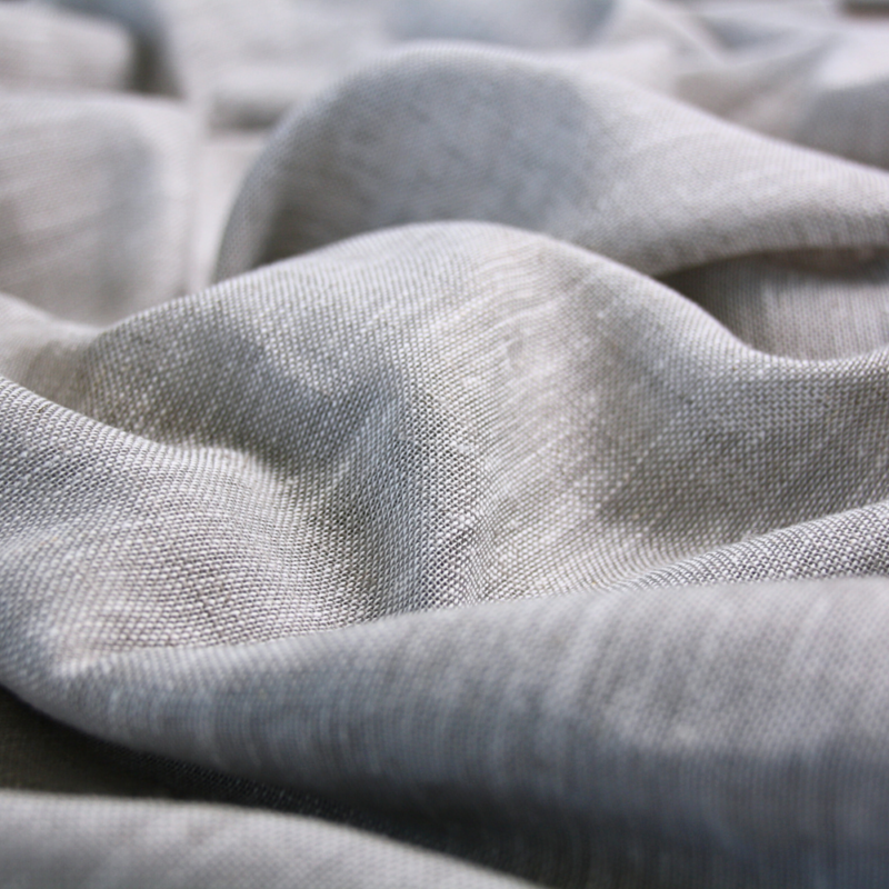 <span class="fabric-name">Fabric: </span>Oakbank Linen<br><span class="fabric-name"> Colour:</span> Cosy