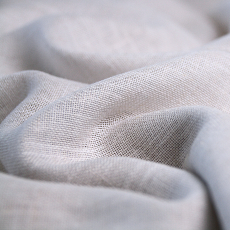 <span class="fabric-name">Fabric: </span>Oakbank Linen<br><span class="fabric-name"> Colour:</span> Santai